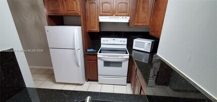 15609 SW 73rd Cir Terrace in Miami, FL - Building Photo - Building Photo