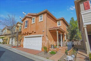 29212 Rio Lobo Way in Santa Clarita, CA - Building Photo