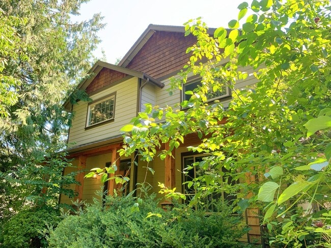 3000 Lindsay Ave in Bellingham, WA - Foto de edificio - Building Photo
