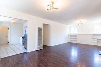 2835 N Coolidge Ave in Los Angeles, CA - Building Photo - Building Photo