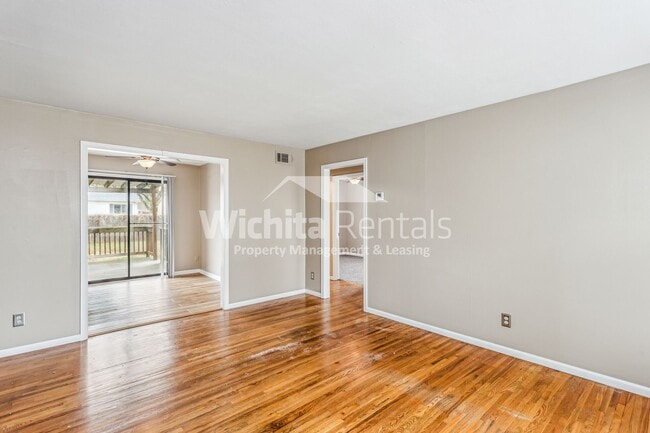 4568 S Cherry St in Wichita, KS - Building Photo - Building Photo