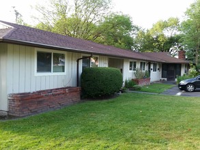 6970 SW King Blvd in Beaverton, OR - Building Photo - Building Photo