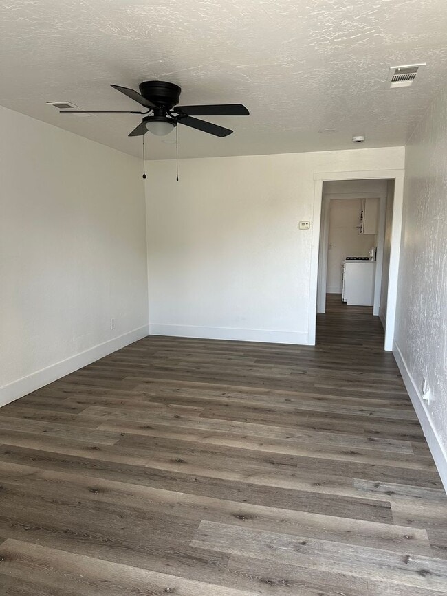 1710 S Garden St in Visalia, CA - Building Photo - Building Photo