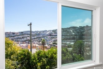 3933 Mission St-Unit -4 in San Francisco, CA - Foto de edificio - Building Photo