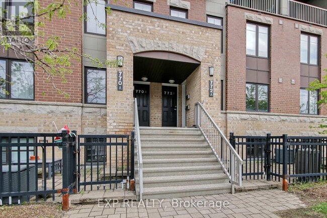 772 Chapman Mills Dr in Ottawa, ON - Building Photo - Building Photo