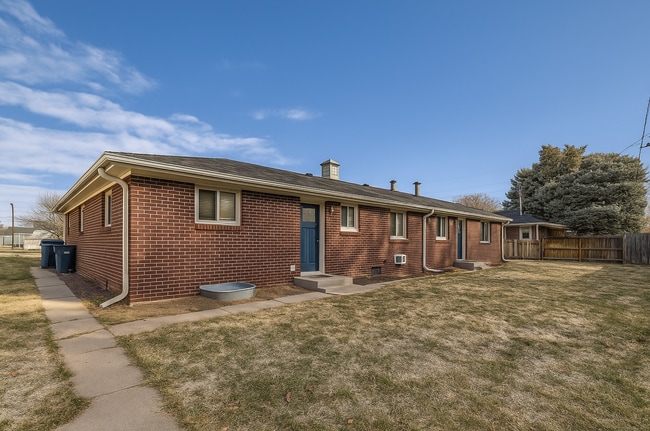 property at 5290 E Warren Ave
