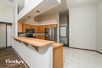 5349 Montserrat Dr, Unit Apt. 202 in Lakeland, FL - Foto de edificio - Building Photo