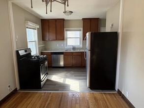 2004 E 42nd St in Minneapolis, MN - Building Photo - Building Photo
