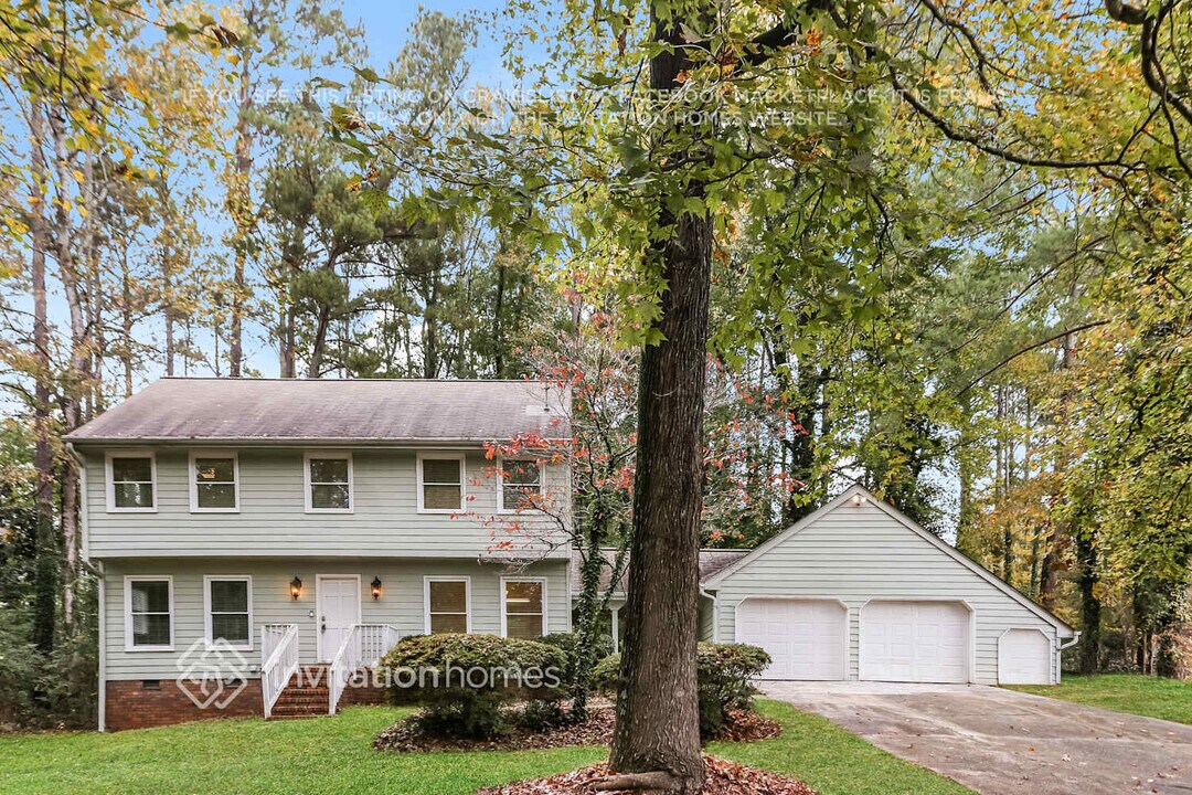 4620 Hames Terrace NW in Acworth, GA - Foto de edificio