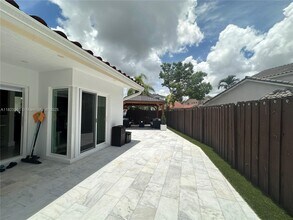 5020 SW 154th Ave in Miami, FL - Building Photo - Building Photo