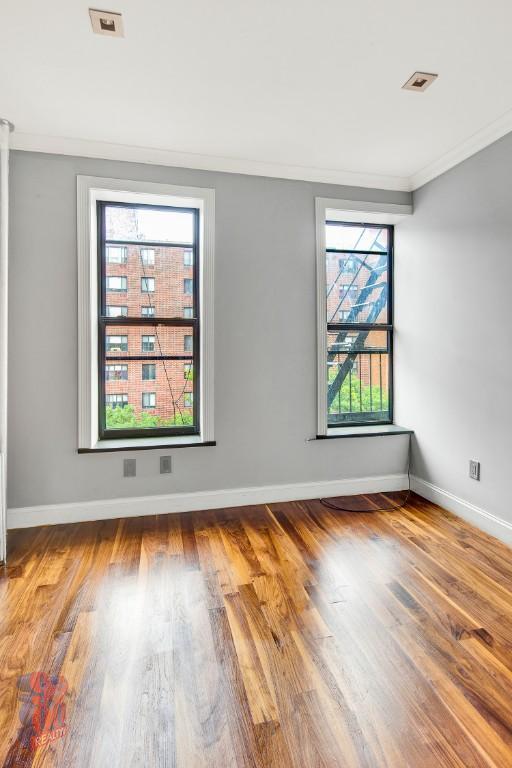 16 E 116th St