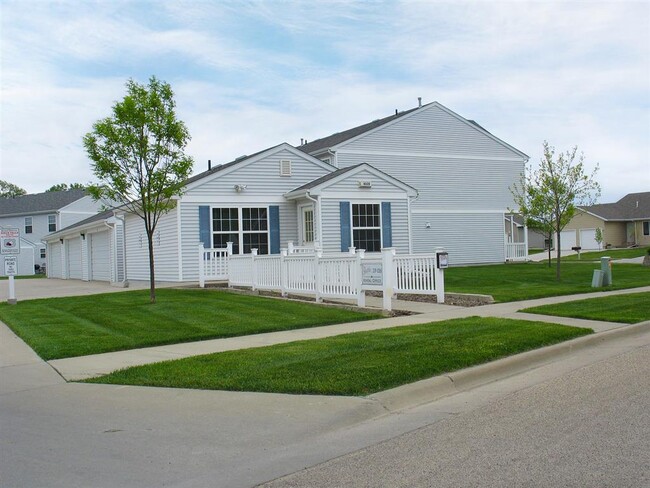 The Gables Townhomes in Sioux Falls, SD - Building Photo - Building Photo