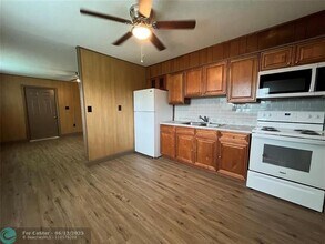 442 Avenue F in Moore Haven, FL - Building Photo - Building Photo