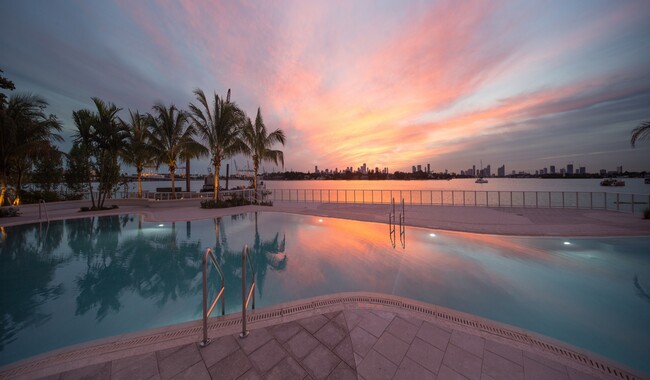 Southgate Towers in Miami Beach, FL - Foto de edificio - Building Photo