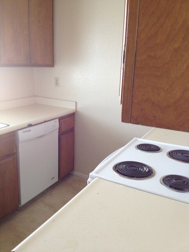 9681 Walnut Ave-Unit -1 in Elk Grove, CA - Building Photo - Building Photo