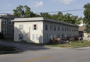 1702-1712 E 12th St in Davenport, IA - Building Photo