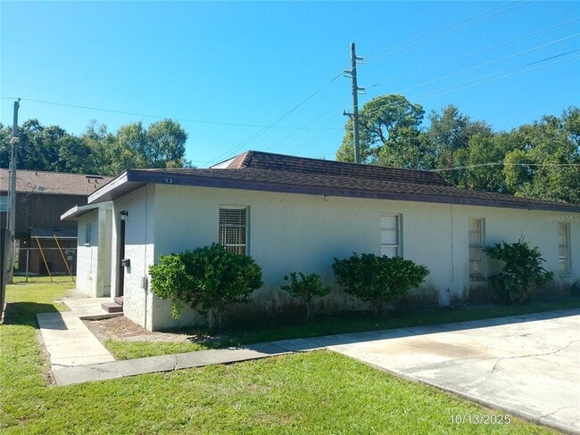 property at 936 W Carole St