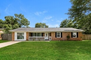 29 Montclair Ave in Goose Creek, SC - Building Photo