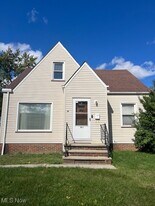 10613 Vernon Ave in Garfield Heights, OH - Building Photo