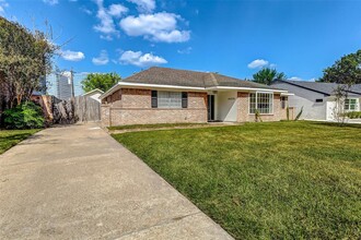 14026 Britoak Ln in Houston, TX - Building Photo - Building Photo