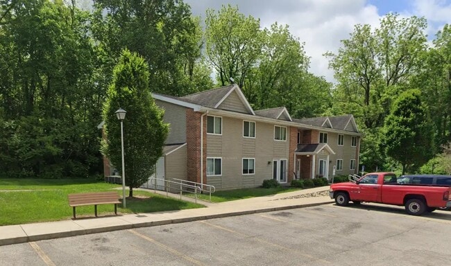 808 Treewood Dr in Hillsboro, OH - Building Photo - Building Photo