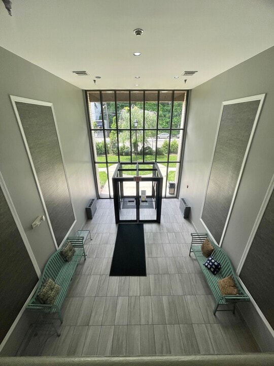 1111 River Rd in Edgewater, NJ - Building Photo