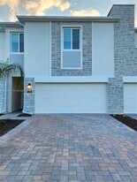 108 Bogey Dr in Four Corners, FL - Building Photo