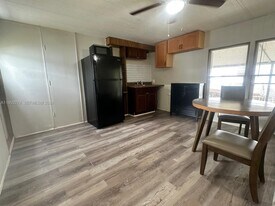 11899 Atlantic Cir in Boca Raton, FL - Building Photo