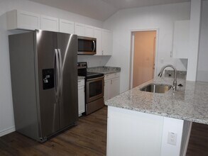 1406 W Sears St in Denison, TX - Building Photo - Building Photo