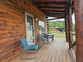 698 Leetes Island Rd in Branford, CT - Building Photo - Building Photo