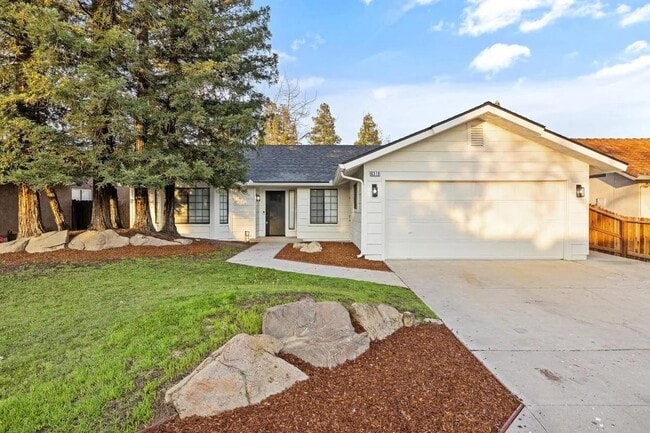 6379 N Forestiere Ave