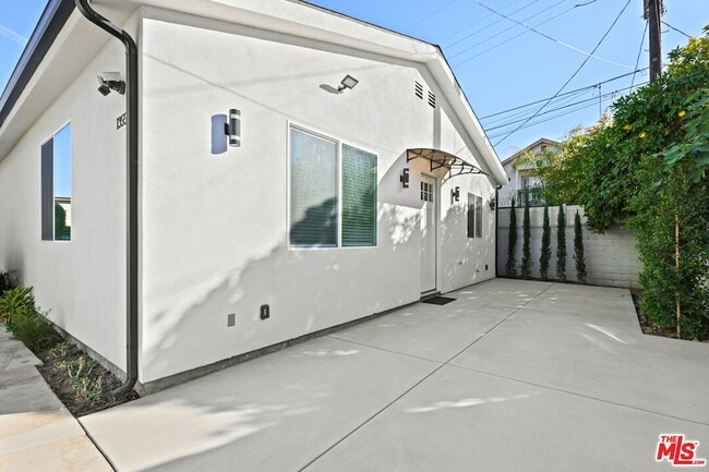 13550 Hamlin St in Los Angeles, CA - Building Photo - Building Photo