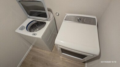 1129 Birchwood Dr in Crowley, TX - Foto de edificio - Building Photo