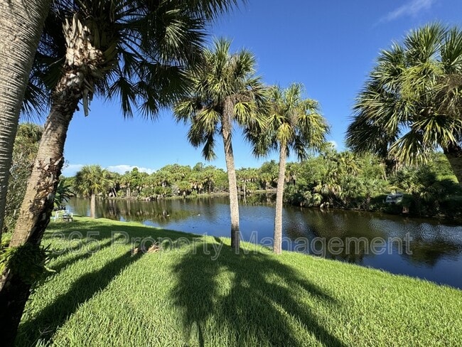 21164 Burkhart Dr in Port Charlotte, FL - Building Photo - Building Photo