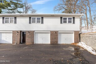 7 Elgin St in Albany, NY - Building Photo