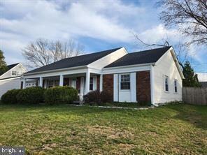 property at 10 Gardenbrook Ln