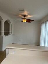 6950 NW 177th St in Hialeah, FL - Building Photo - Building Photo