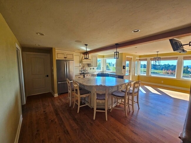 2780 Bunker Hill Rd S in Salem, OR - Foto de edificio - Building Photo