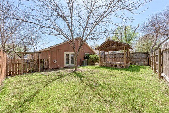 8610 Croydon Loop in Austin, TX - Building Photo - Building Photo