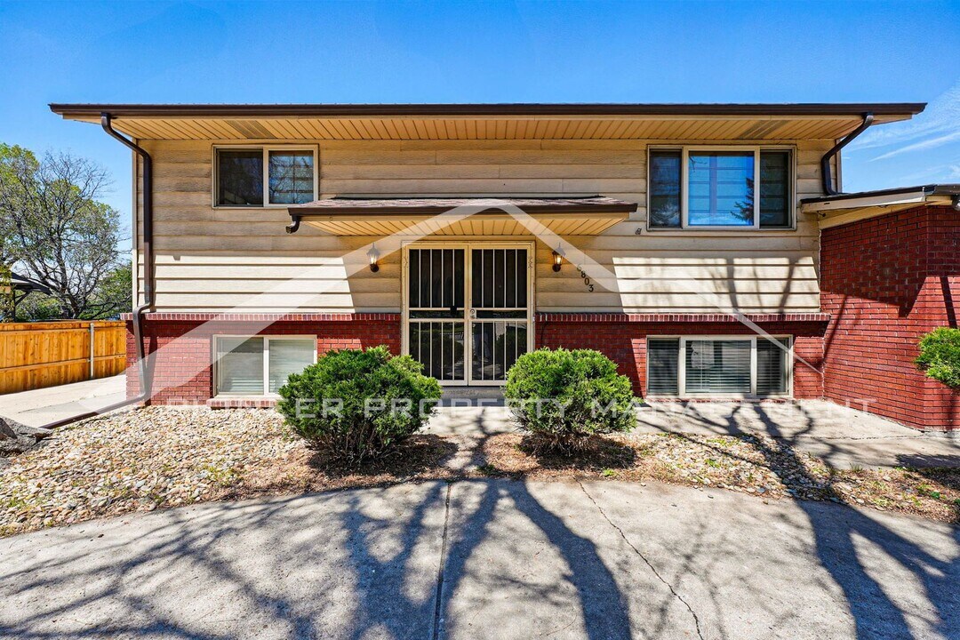 6803 W 32nd Ave in Wheat Ridge, CO - Building Photo