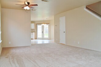 10131 Amber Flora Dr in San Antonio, TX - Building Photo - Building Photo