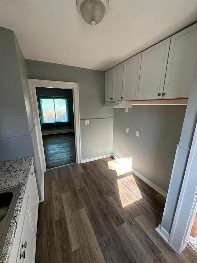 2029 Cartier St in Flint, MI - Foto de edificio - Building Photo