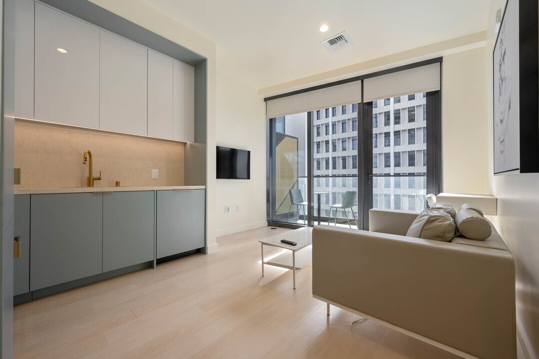 6401 Wilshire Blvd in Los Angeles, CA - Building Photo