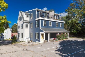 5 Pleasant St in Kittery, ME - Building Photo - Building Photo