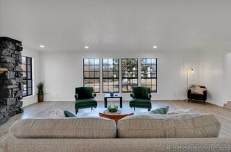 11016 S Jamestown Ave in Tulsa, OK - Building Photo - Building Photo