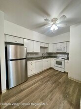 428 Warren St in Hudson, NY - Building Photo - Building Photo
