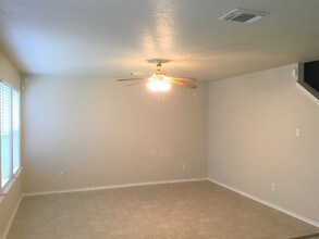 10423 Manor Crk in San Antonio, TX - Building Photo - Building Photo