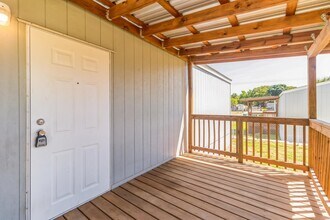 105 E Briar Dr in Granite Shoals, TX - Building Photo - Building Photo