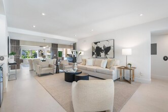 7810 Hawthorne Ave in Miami Beach, FL - Building Photo - Building Photo