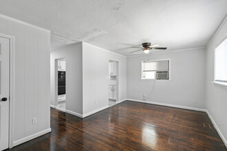 1023 32nd St in Newport News, VA - Building Photo - Building Photo